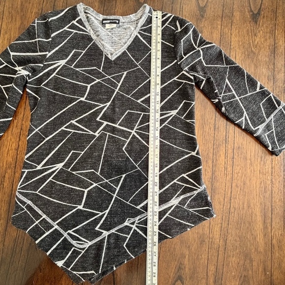 GG Collection made in Canada lightweight asymmetric hem sweater sz LG - Picture 9 of 15